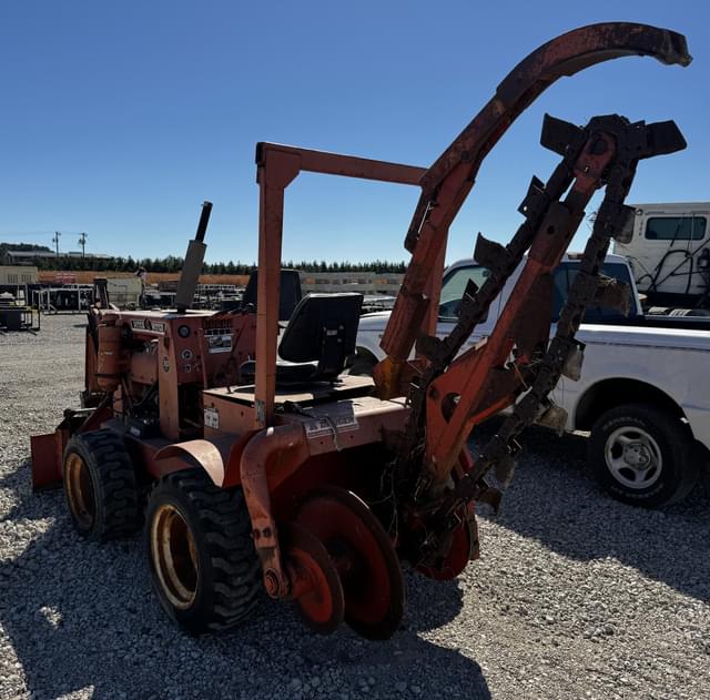 Image of Ditch Witch V30 equipment image 4