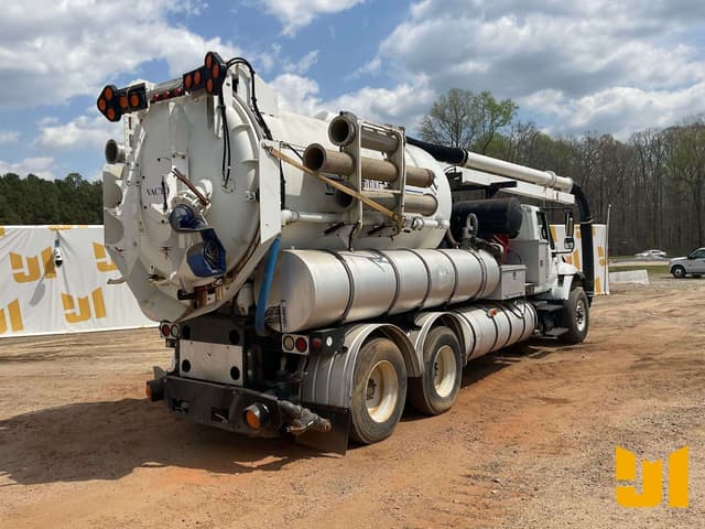 Image of International 7400 equipment image 4