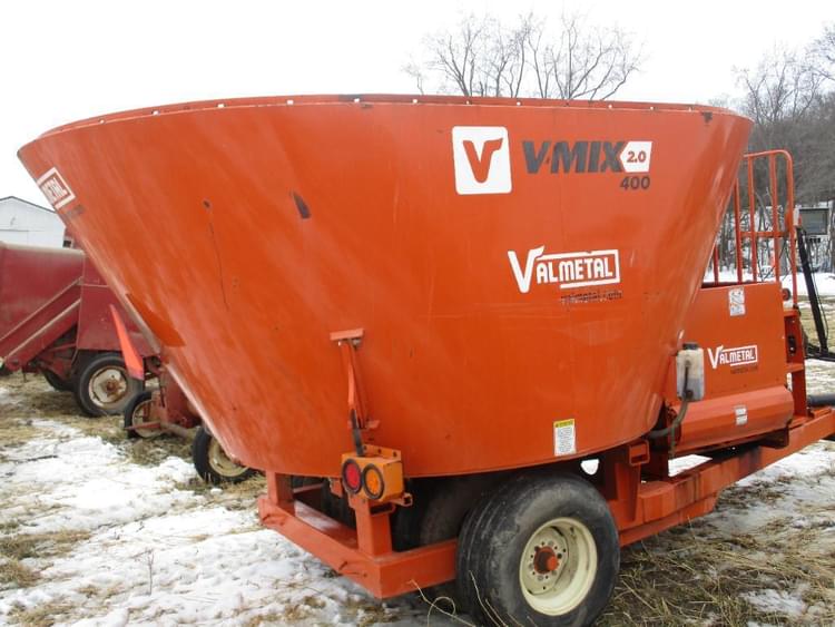 ValMetal VMix 400 Hay and Forage Grinders/Mixers for Sale Tractor Zoom