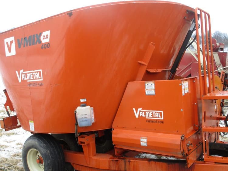 ValMetal VMix 400 Hay and Forage Grinders/Mixers for Sale Tractor Zoom