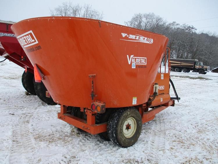 ValMetal VMix 400 Hay and Forage Grinders/Mixers for Sale Tractor Zoom