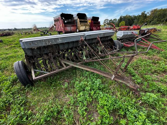 Image of John Deere Van Brunt equipment image 2