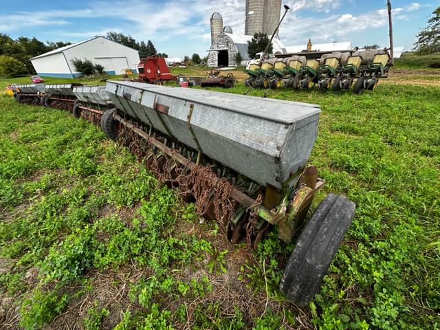 Image of John Deere Van Brunt equipment image 3
