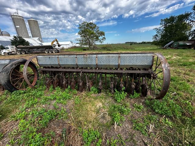 Image of John Deere Van Brunt equipment image 3