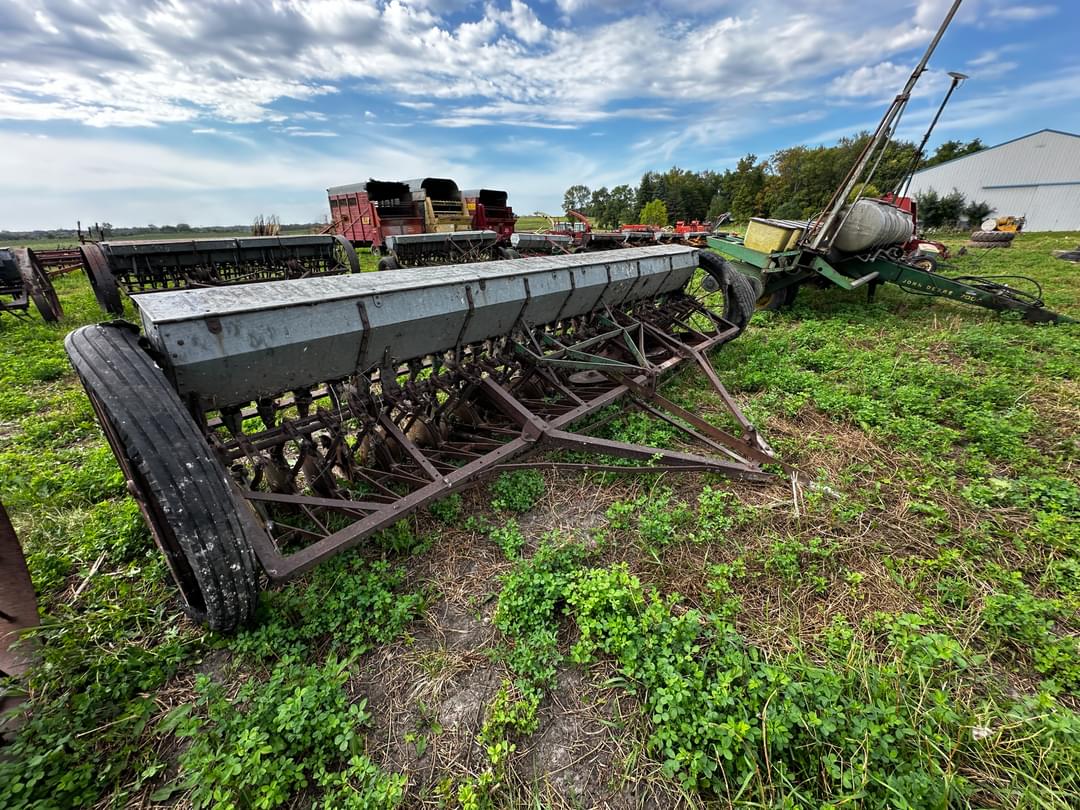 Image of John Deere Van Brunt Primary image