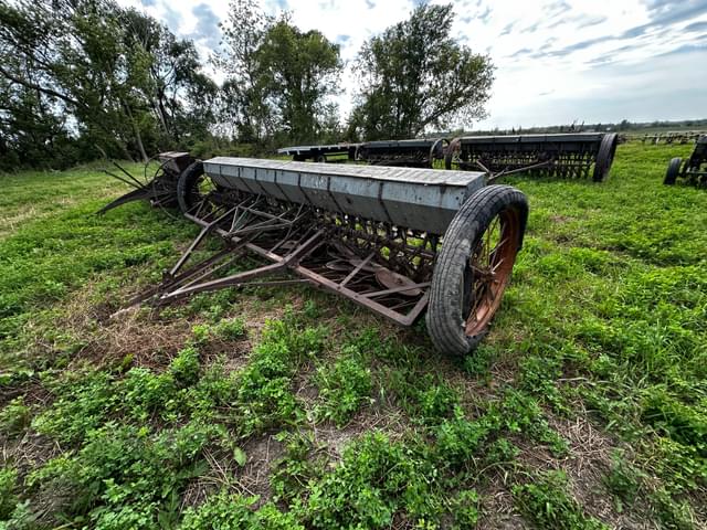 Image of John Deere Van Brunt equipment image 2