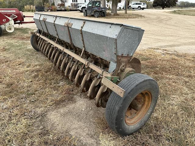 Image of John Deere Van Brunt B equipment image 4