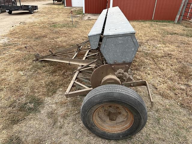 Image of John Deere Van Brunt B equipment image 1