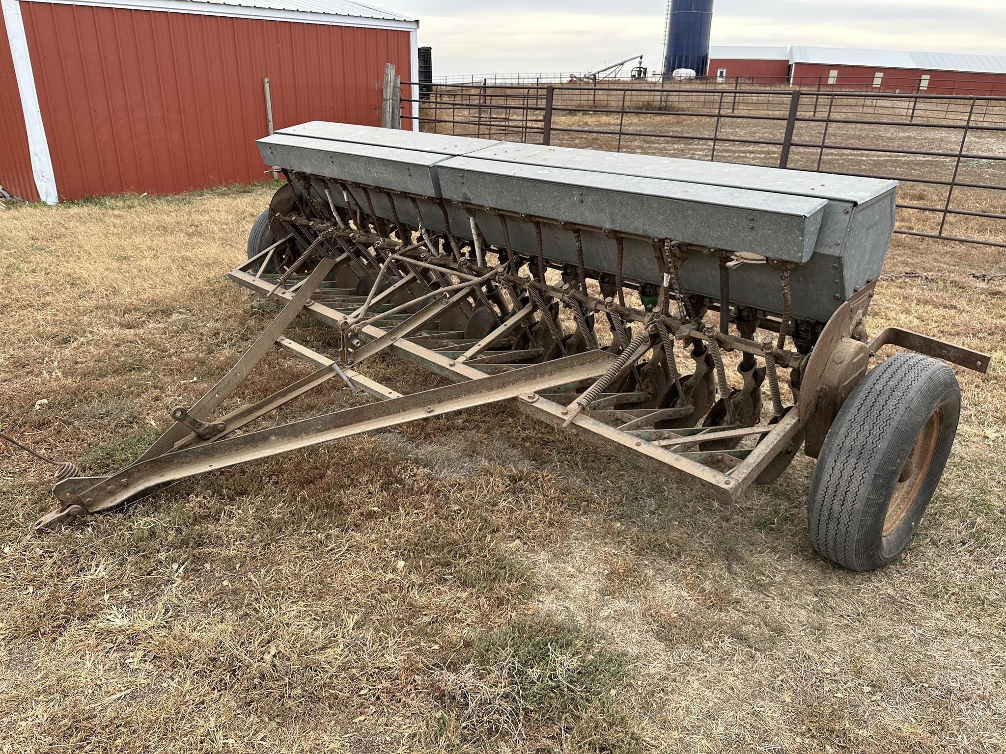 Main image John Deere Van Brunt B