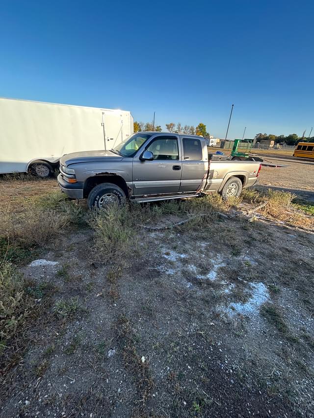 Image of Chevrolet 2500 equipment image 2