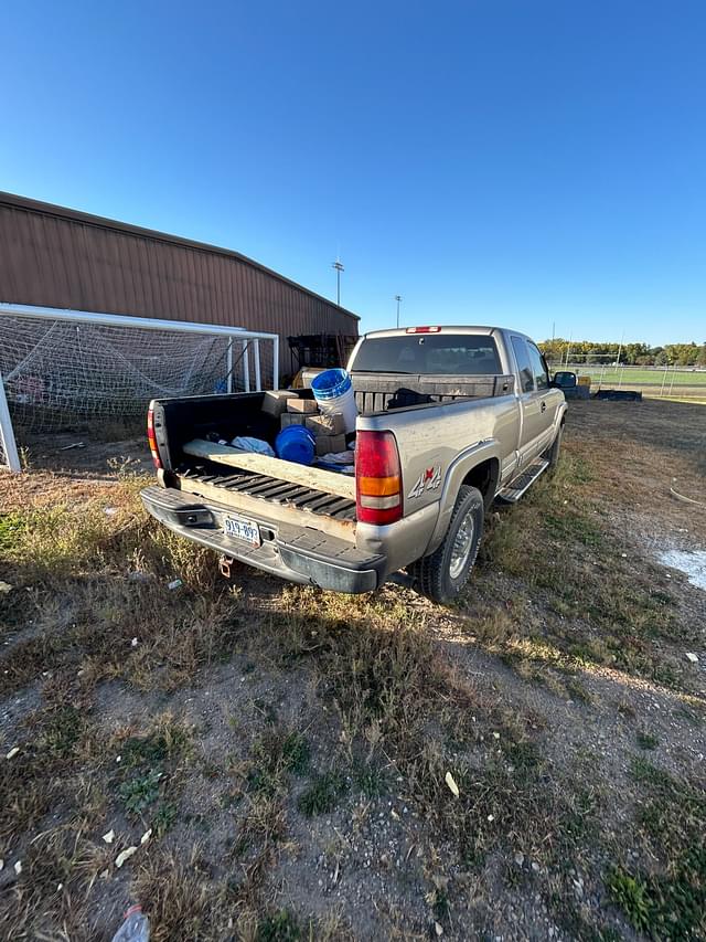 Image of Chevrolet 2500 equipment image 1