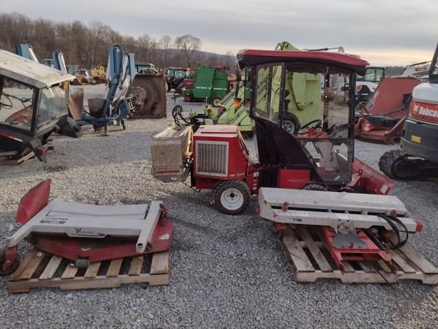 Image of Ventrac 3400L equipment image 2