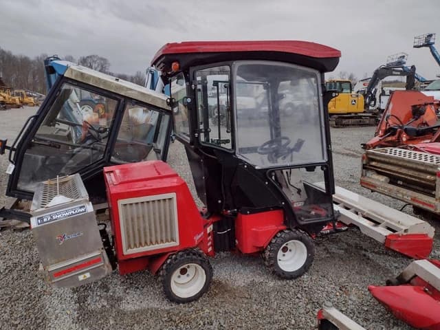 Image of Ventrac 3400L equipment image 3