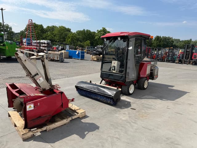 Image of Ventrac 3400Y equipment image 3