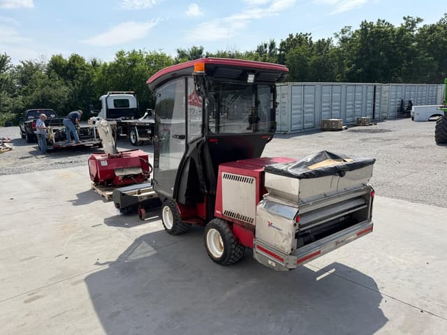 Image of Ventrac 3400Y equipment image 2