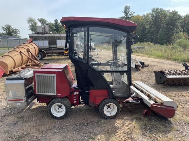 Image of Ventrac 3400Y equipment image 3