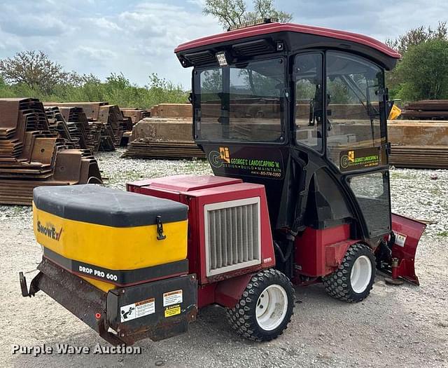 Image of Ventrac 3400Y equipment image 4