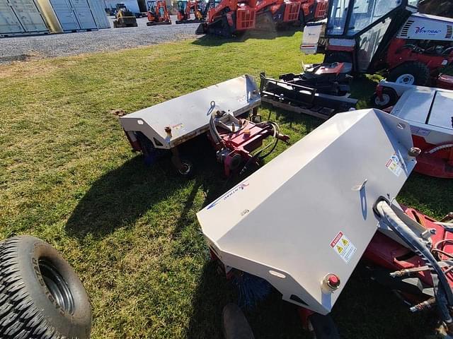 Image of Ventrac 4500Y equipment image 2