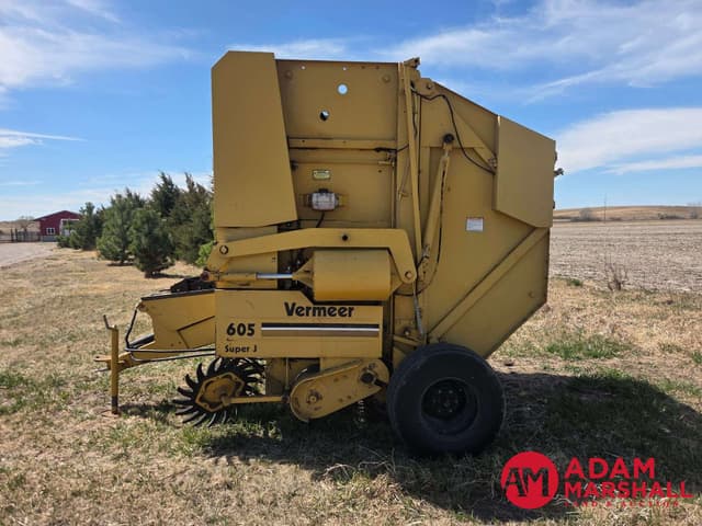 Image of Vermeer 605 Super J equipment image 2