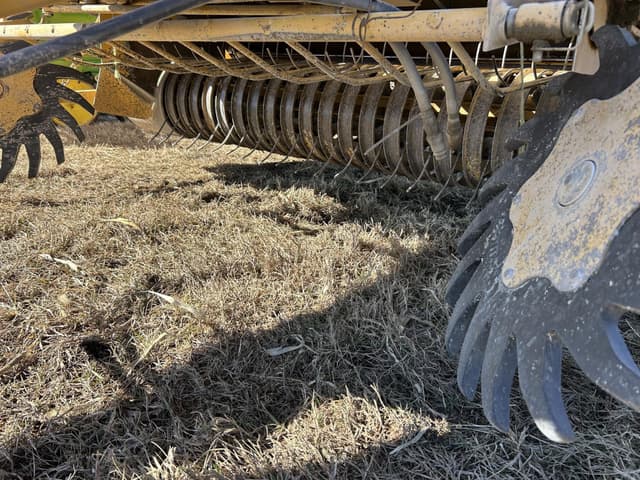 Image of Vermeer 605 Super J equipment image 4