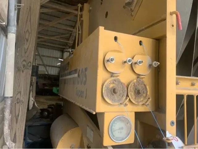 Image of Vermeer 605J equipment image 3