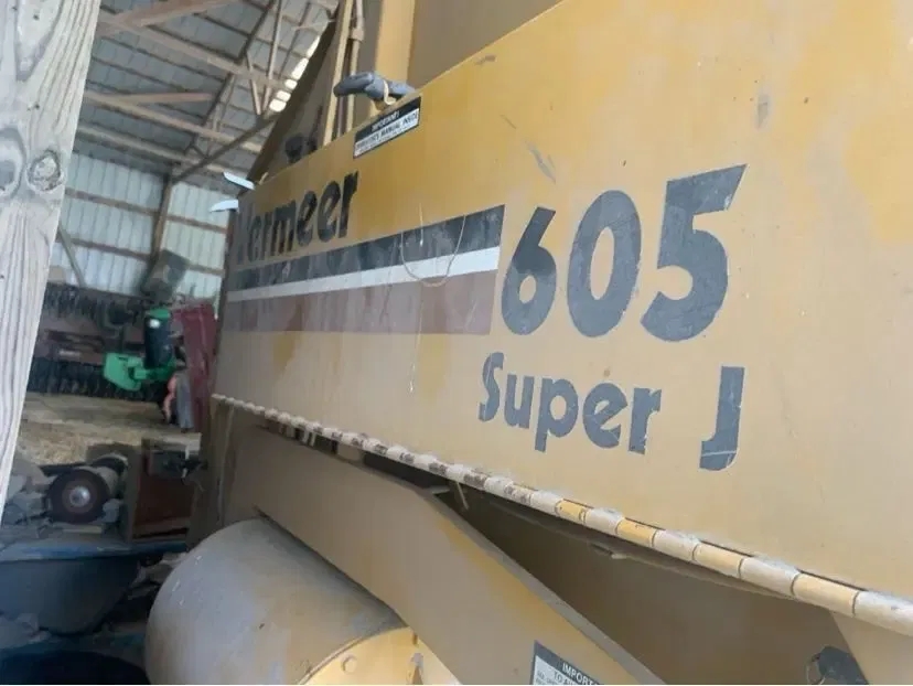 Vermeer 605 Super J Equipment Image0
