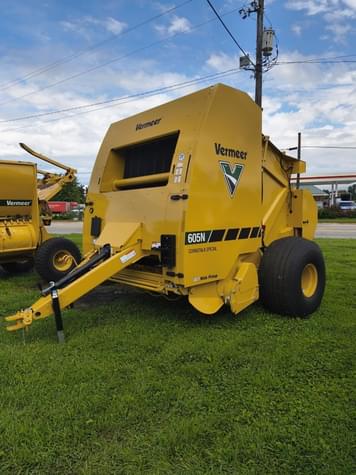 Main image Vermeer 605N Cornstalk Special