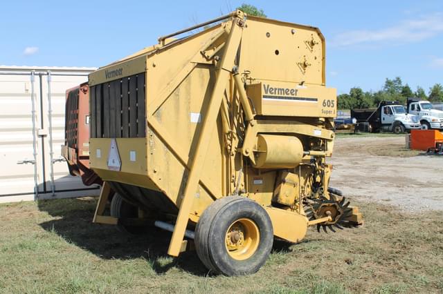 Image of Vermeer 605 Super J equipment image 1