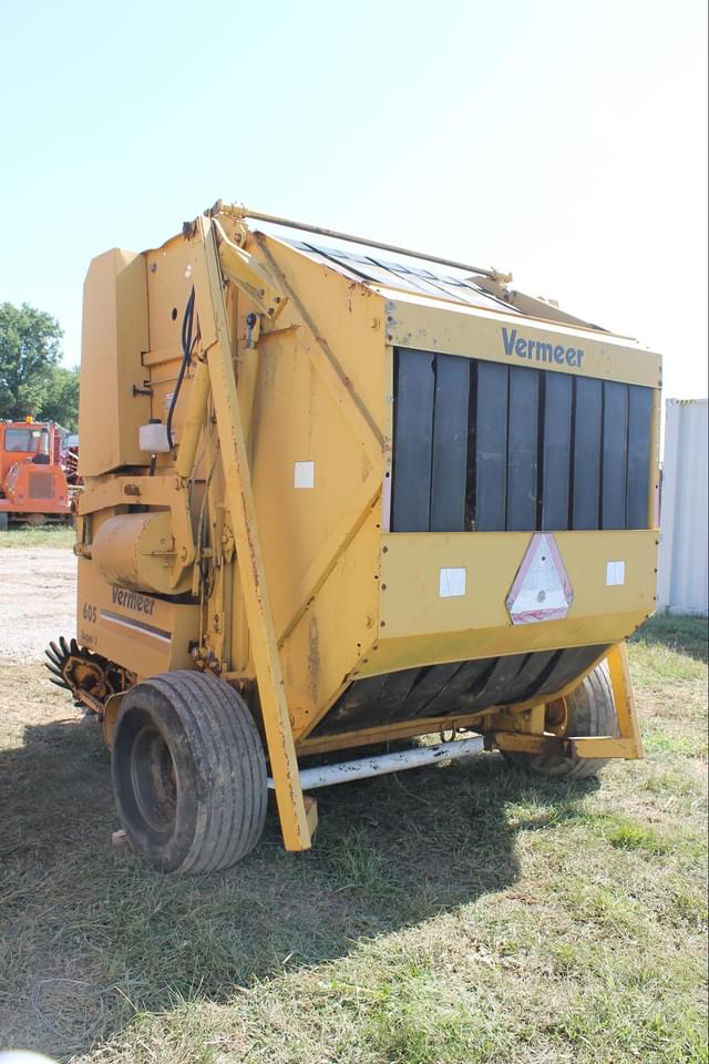 Image of Vermeer 605 Super J equipment image 3