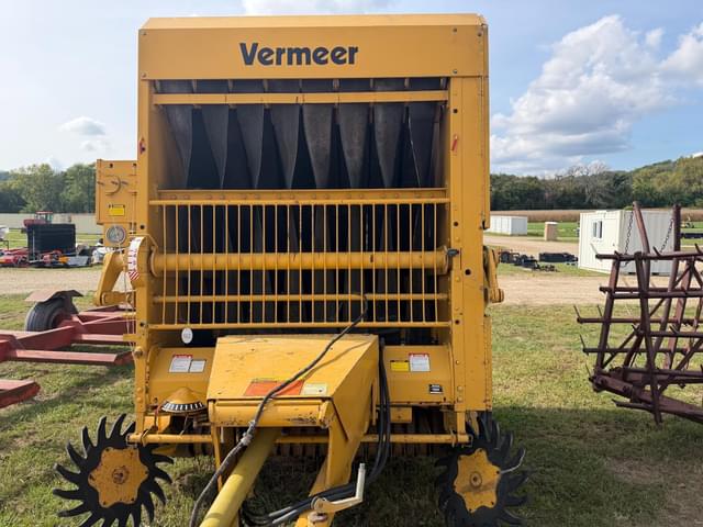 Image of Vermeer 605 Super J equipment image 1