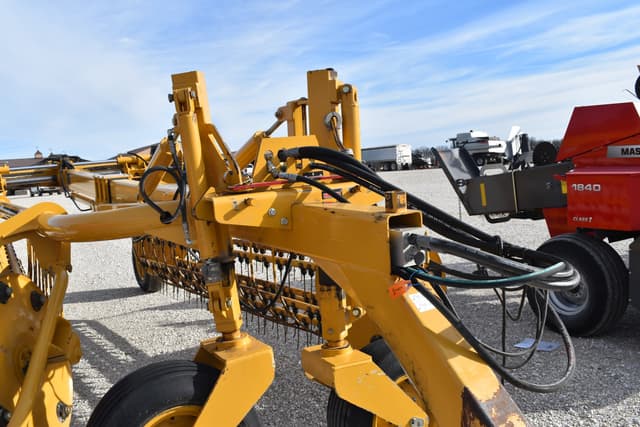 Image of Vermeer R2800 equipment image 4