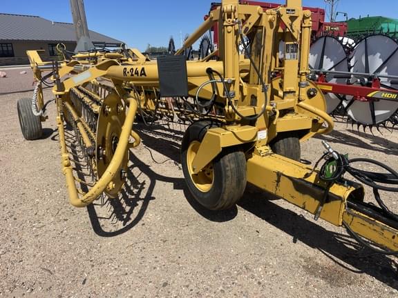 Image of Vermeer R24A equipment image 2