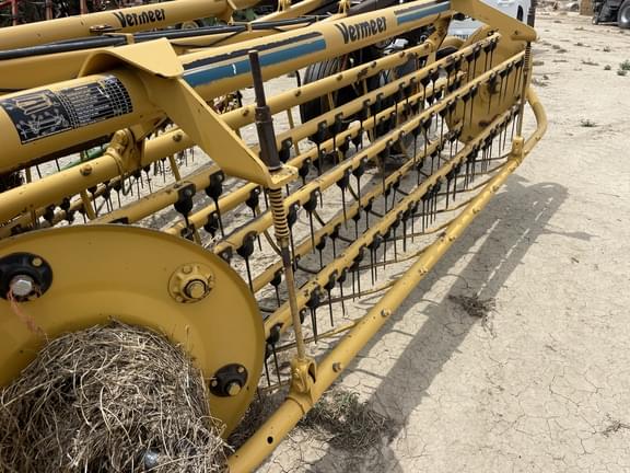 Image of Vermeer R24A equipment image 2