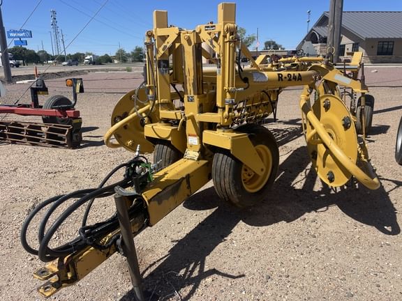 1997 Vermeer R24A Equipment Image0