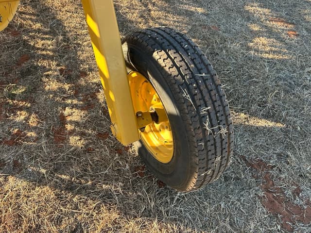 Image of Vermeer R2300 equipment image 4