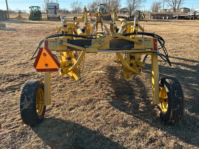 Image of Vermeer R2300 equipment image 3