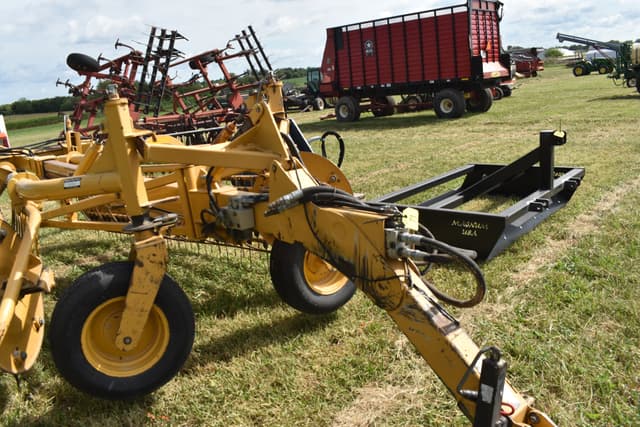 Image of Vermeer R2300 equipment image 4