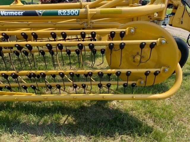 Image of Vermeer R2300 equipment image 4