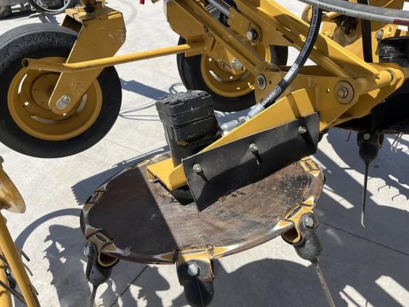 Image of Vermeer R2800 equipment image 4
