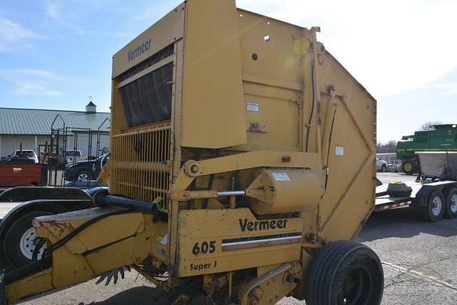 Image of Vermeer 605 Super J equipment image 2