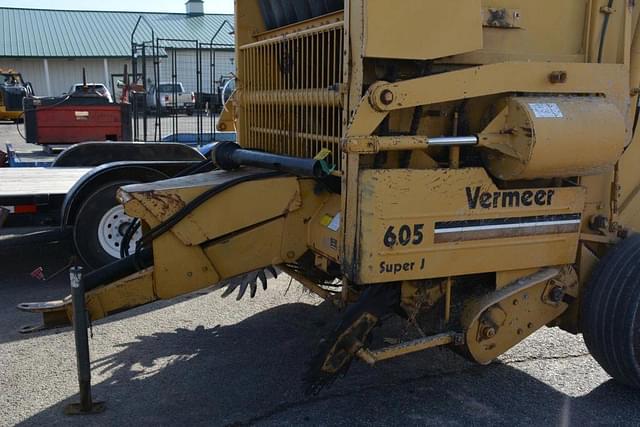 Image of Vermeer 605 Super J equipment image 1