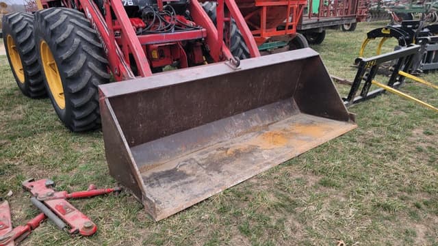 Image of Versatile 276 equipment image 3