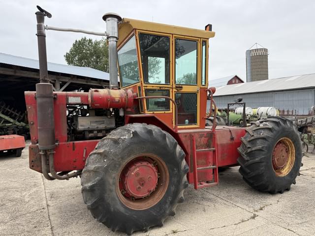 Image of Versatile 145 equipment image 3