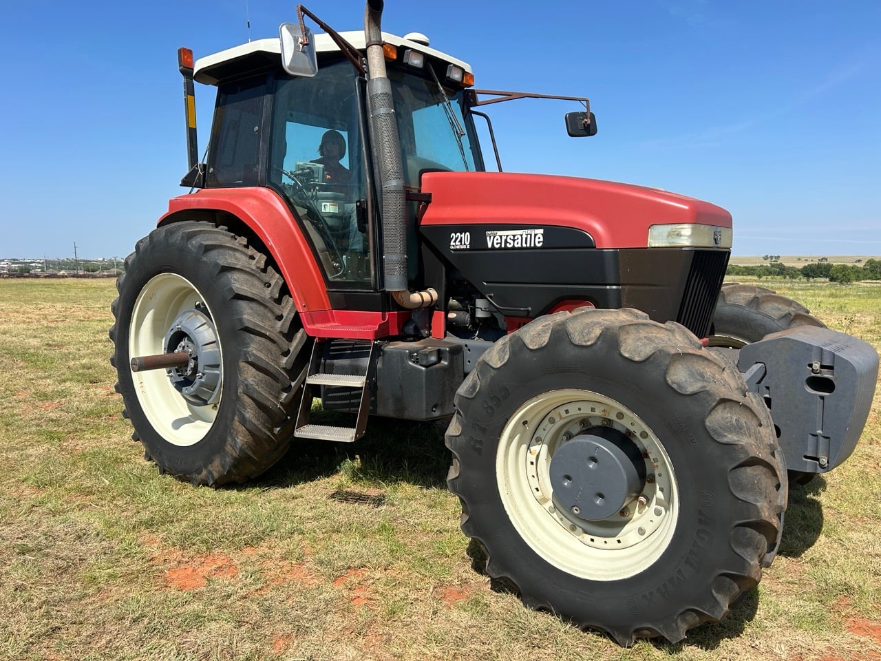 SOLD - Versatile 2210 Lot No. 316 Tractors with 3,034 Hrs | Tractor Zoom