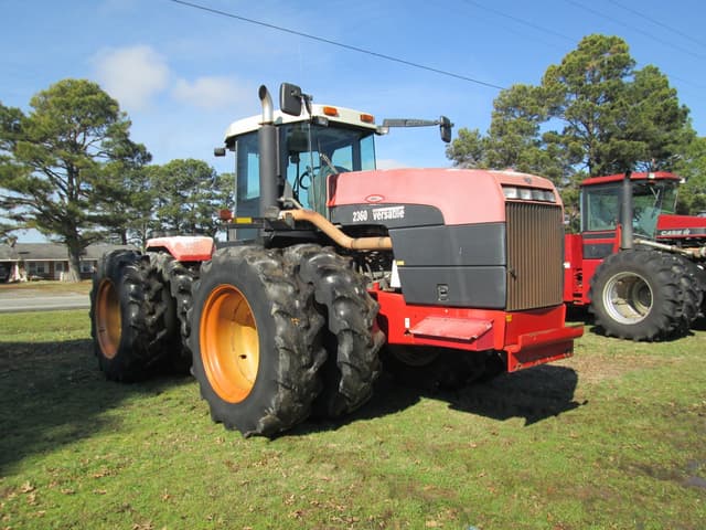 Image of Versatile 2360 equipment image 1