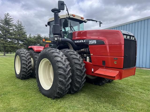 Image of Versatile 2375 equipment image 1