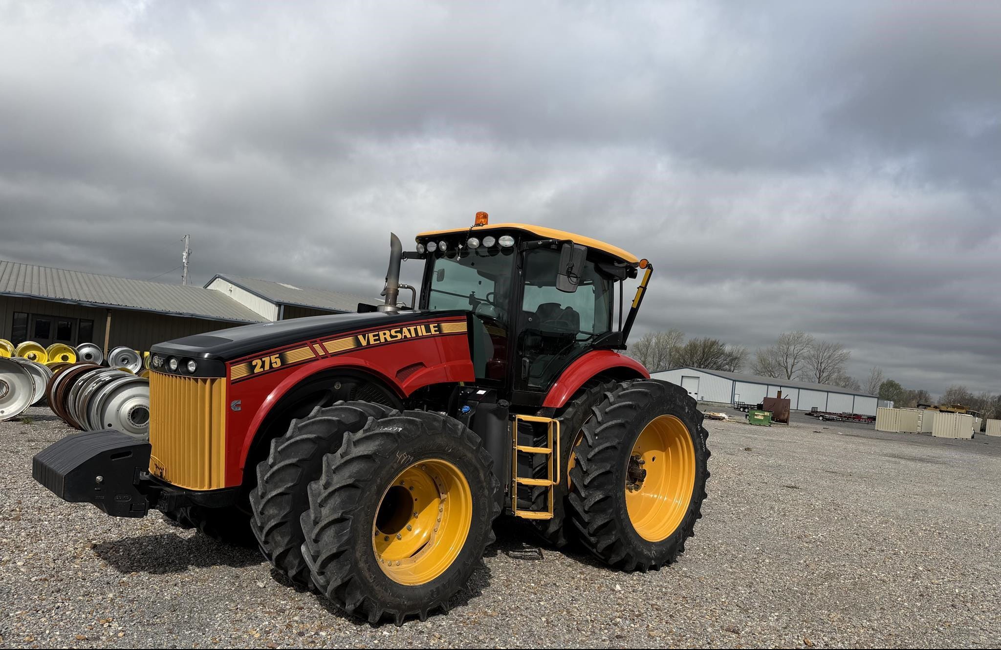 Versatile 275 Equipment Image0