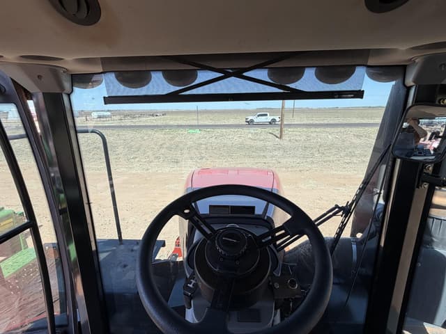 Image of Versatile 400 equipment image 2