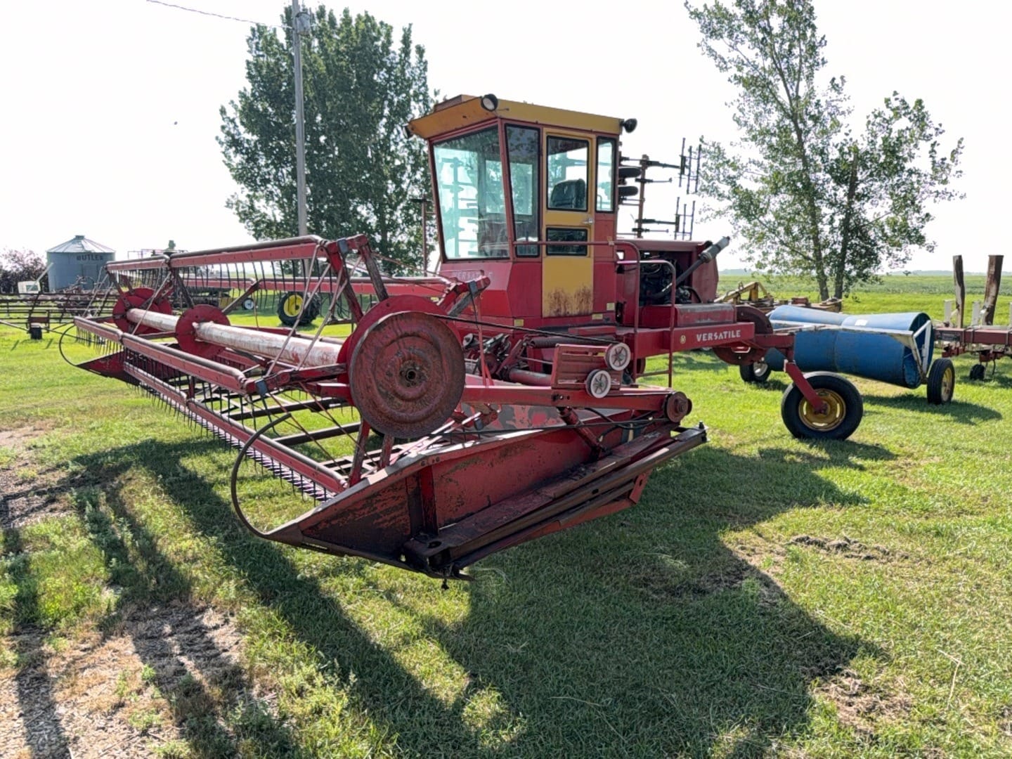 Versatile 400 Equipment Image0