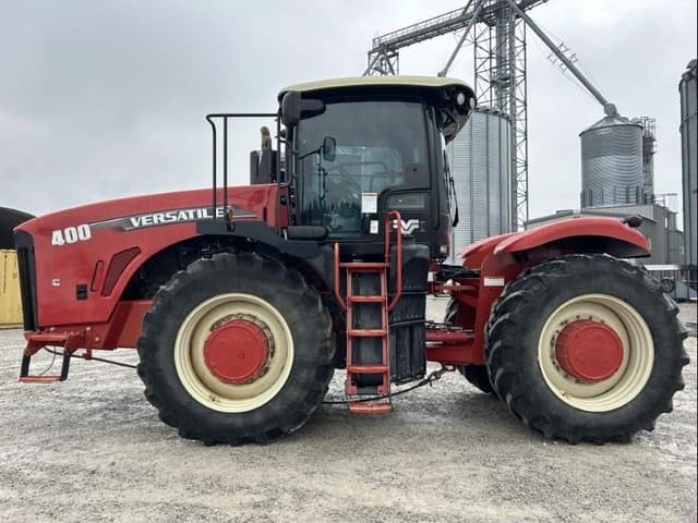Image of Versatile 400 equipment image 2